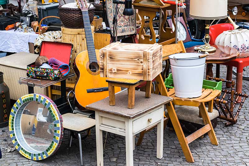 Flohmarkt Räumung eines Wohnhauses